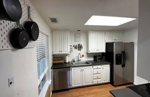 West Campus Condominio | 2-bedroom beautiful West Campus Austin condo