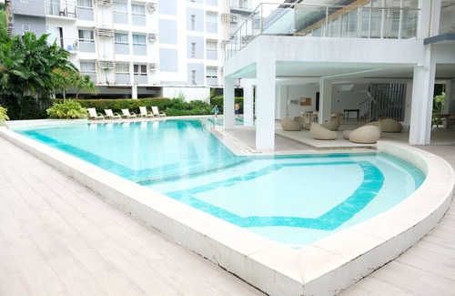 Lahug Apartamento | 2-Bedroom Boutique City Condo - City Center - High Speed Wi-Fi Newly Renovated!