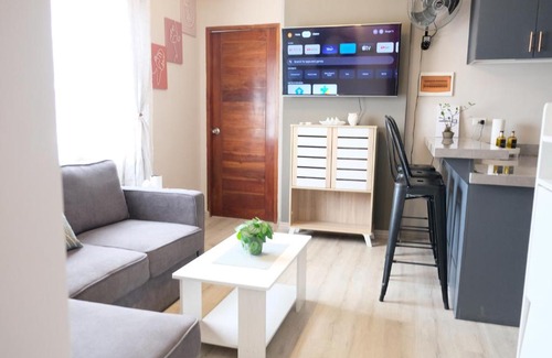 Lahug Apartamento | 2-Bedroom Boutique City Condo - Newly Renovated!