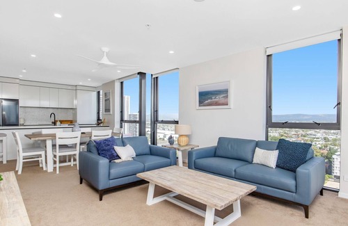 Broadbeach Apartamento | 2 Bedroom Broadbeach Stay – Walk to Beach