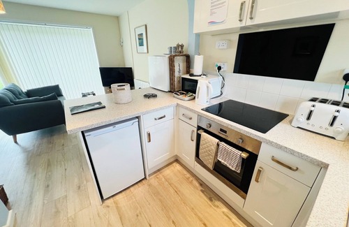 Seaview Casa | 2 Bedroom Bungalow SV58, Seaview, Isle of Wight, Dog Friendly, free wifi
