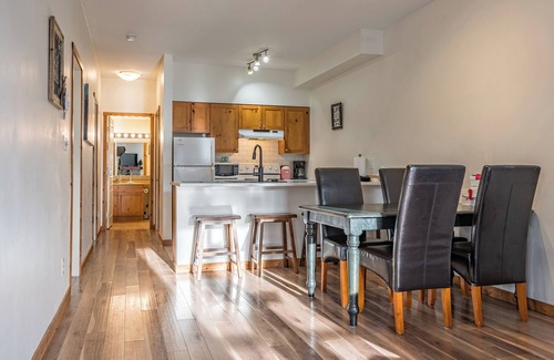 Silver Star Mountain Condominio | 2 bedroom/2 bathroom ground-level, newly renovated, corner condo at Creekside