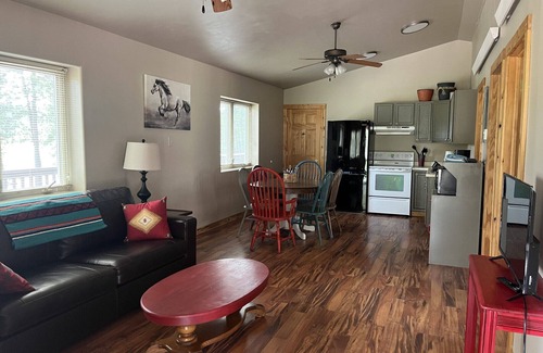 Custer Cabina | 2 bedroom cabin in the Black Hills
