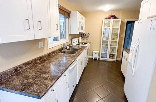 Okanagan-Similkameen Apartamento | Walking Distance to Hospital