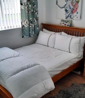 Scurlage Apartamento | 2 bedroom Chalet all to yourself, free parking, dogs welcome