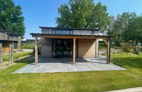 Biddinghuizen Casa | 2-bedroom chalet with terrace