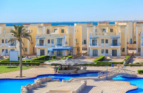 Ras Sudar Apartamento | 2 Bedroom Chalet - Riviera Beach Resort - Families only
