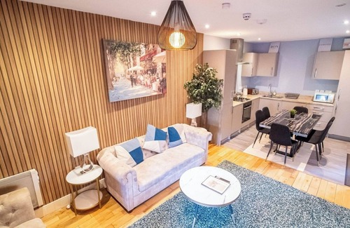 Sheffield Casa | Boutique 2-Bed Apartment in Central Sheffield | Vibrant City Base + Netflix