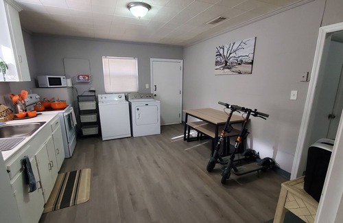 Brunswick Casa | 2 bedroom Coastal bungalow minutes from St Simons