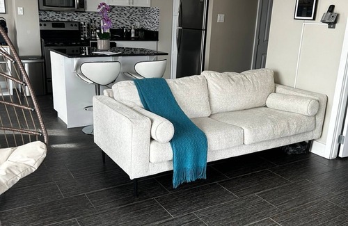 Saskatoon Downtown Condominio | 2 Bedroom Condo, Close to River, Hospitals, University, Shopping- Free Parking