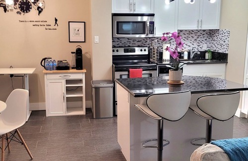 Saskatoon Downtown Condominio | 2 Bedroom Condo, Close to River, Hospitals, University, Shopping- Free Parking