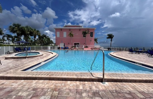 Coquina Key Condominio | 2-bedroom condo in enchanting St. Petersburg, on Coquina Key, at Waterside South