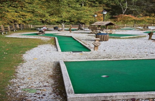 Sapphire Complejo | 2 Bedroom Condo in Blue Ridge Mountains, Fairfield Sapphire Valley, Near Skiing!
