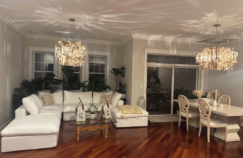 North Kenwood Condominio | 2 bedroom condo in North Kenwood Hyde Park with elevator.