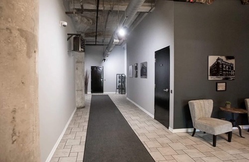 Near South Side Condominio | 2-bedroom condo in perfect Chicago with WiFi, AC. Start your getaway