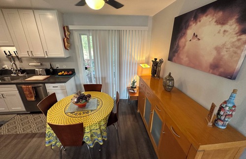 San Rafael Condominio | 2-bedroom condo in welcoming Terra Linda. Serene & convenient, fully equipped.