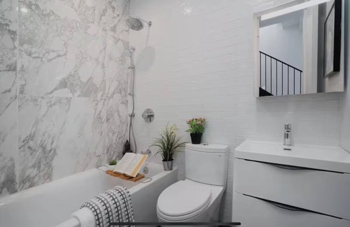 Williamsburg Condominio | 2 Bedroom Condo in Williamsburg - Huge Private Terrace with City Views