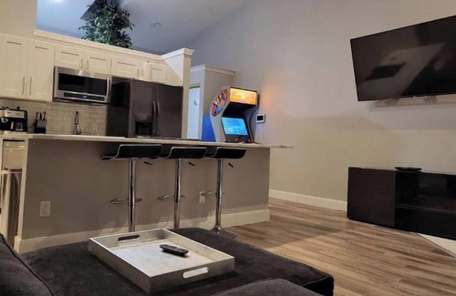 Lake Highlands Condominio | 2-bedroom condo just 9 minutes drive to Galleria Dallas