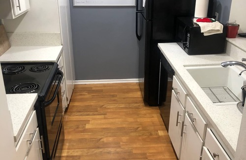 Valencia Condominio | 2 bedroom Condo near 5 fwy. Valencia, Magic Mountain and College of the Canyons.