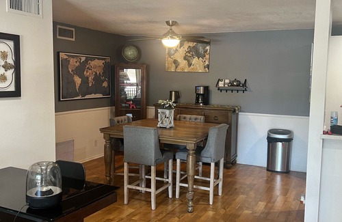 Valencia Condominio | 2 bedroom Condo near 5 fwy. Valencia, Magic Mountain and College of the Canyons.