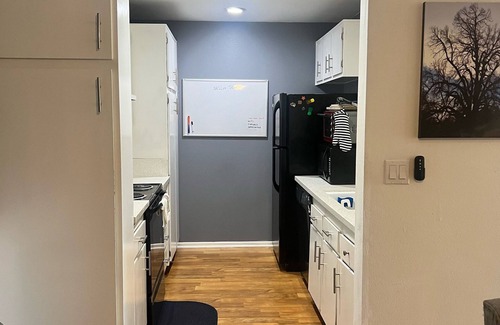 Valencia Condominio | 2 bedroom Condo near 5 fwy. Valencia, Magic Mountain and College of the Canyons.