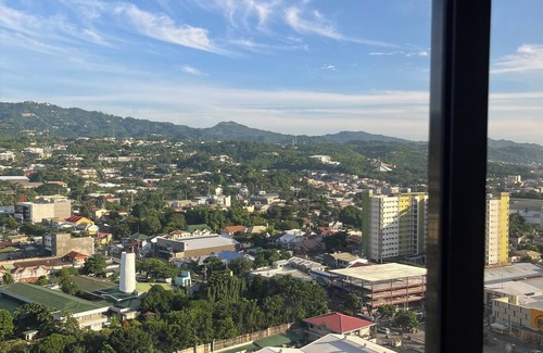 Mandaue Condominio | 2 bedroom condo near Ayala Center Cebu and SM City Cebu with AC, gym,WiFi & pool