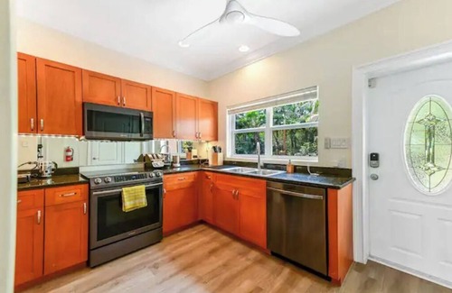 West Bay Casa | 2 bedroom condo with pool close to the beach