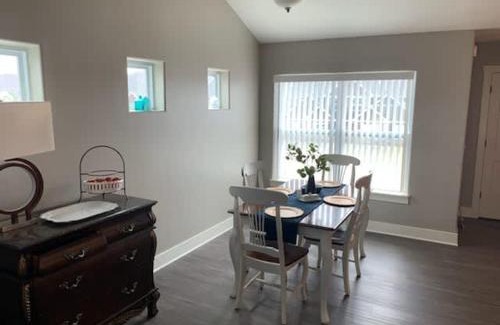 Bettendorf Apartamento | 2 Bedroom Condo with Office