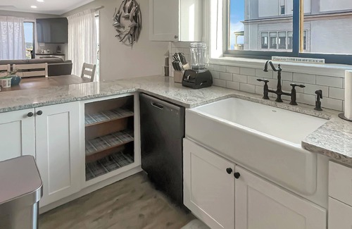 Midtown Ocean City Condominio | 2-bedroom condo with wraparound Ocean Views, Arcade, Steps to Boardwalk