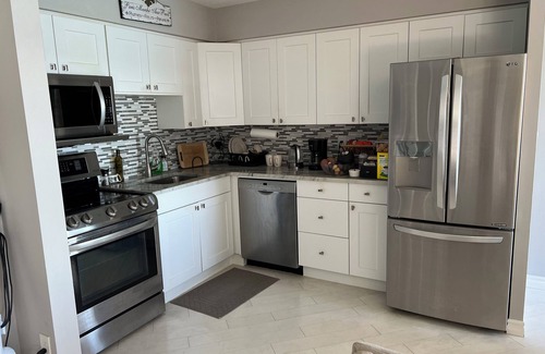 Corunna Condominio | 2-Bedroom Condo with WiFi, AC with Million Dollar View of the St.Clair River