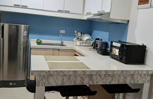 Quezon City Condominio | 2 Bedroom Condominium with FREE Unlimited Internet & NETFLIX for 4-5 Person