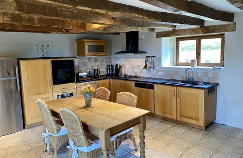 Puy-d'Arnac Cabaña | Casa rural de 2 dormitorios con piscina privada rodeada de naturaleza.