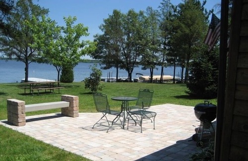New Lisbon Cabaña | Casa de vacaciones en el agua con su propio muelle, Castle Rock Lake WI $ 1,036 / w