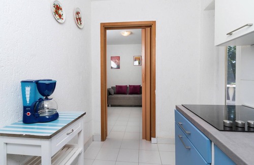 Jadranovo Apartamento | Acogedor apartamento de 2 dormitorios.