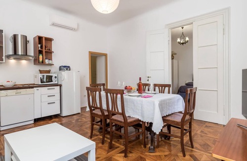 Volosko Apartamento | Acogedor apartamento de 2 habitaciones.