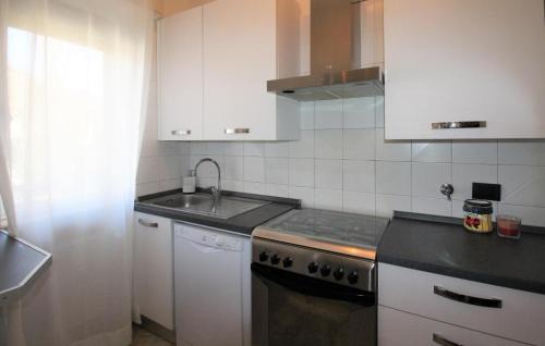 Montoggio Apartamento | 2 Bedroom Cozy Apartment In Montoggio