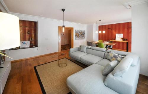 Carballo Apartamento | 2 Bedroom Cozy Apartment In Carballo