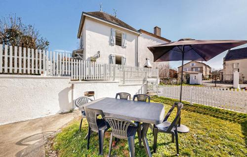 Oradour-Fanais Casa | 2 Bedroom Cozy Home In Oradour-Fanais