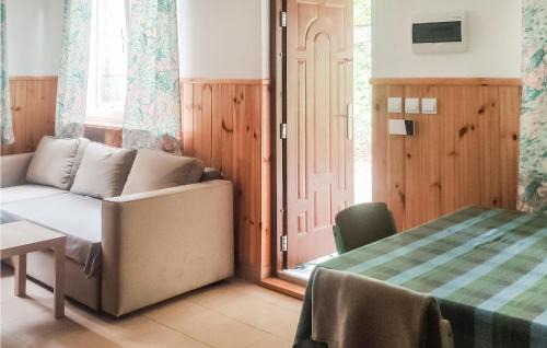 Karniewek Casa | 2 Bedroom Cozy Home In Popowo-Letnisko