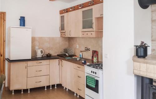 Karniewek Casa | 2 Bedroom Cozy Home In Popowo-Letnisko