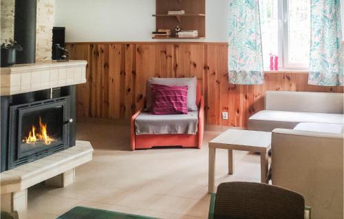 Karniewek Casa | 2 Bedroom Cozy Home In Popowo-Letnisko