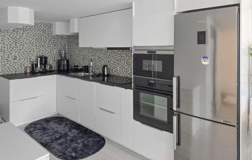 Skarholmen Casa | 2 Bedroom Cozy Home In Skärholmen