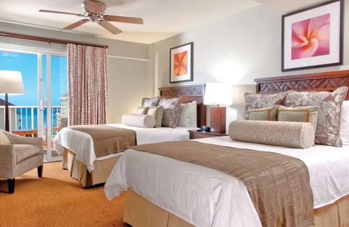 Waikiki Hotel | 2 Bedroom Deluxe Lower Level - Full Kitchen - Waikiki Beach Walk AUG 17 to 24