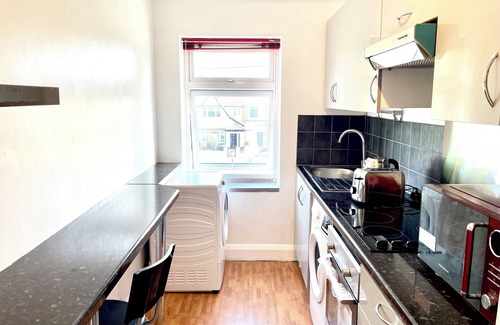London Borough of Ealing Apartamento | 2 bedroom entire flat, 15 min from tube station, family friendly