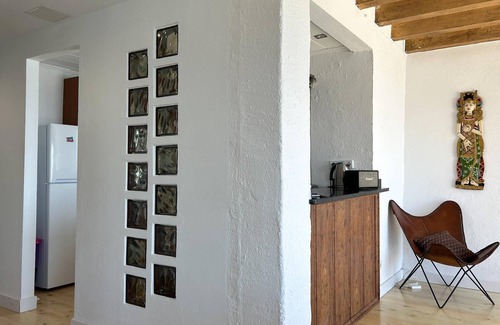 Vallpineda Apartamento | Escapada frente al mar con Parking por Hostem