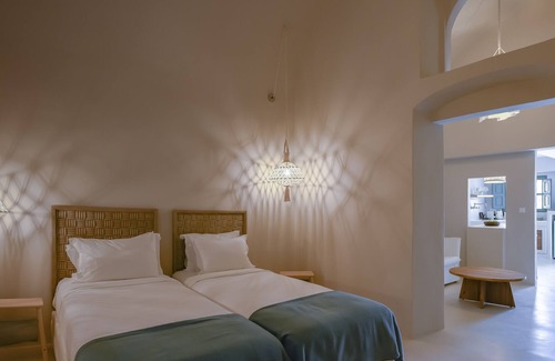 Megalochori Casa | Water Cave -