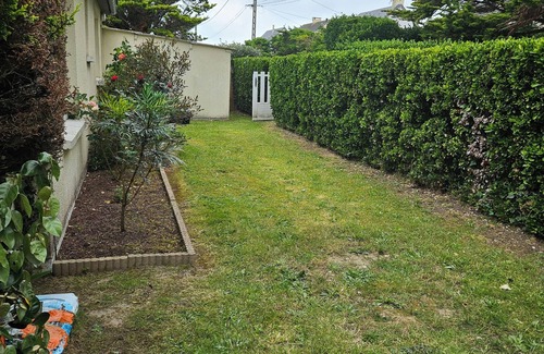 Cotentin Peninsula Casa | 2 Bedroom Private vacation home in Sainte-Marie-du-Mont
