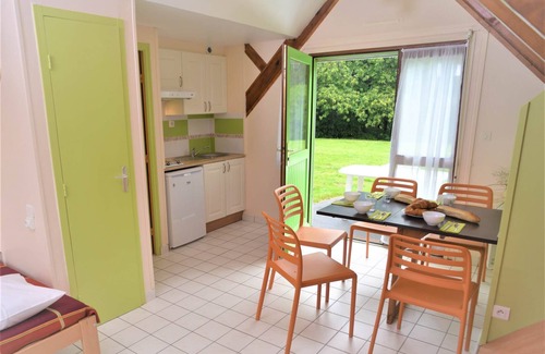 Merdrignac Chalet De Esquí | 2-bedroom gîte sleeps 7