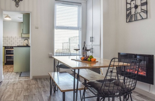 Saltburn-by-the-Sea Cabaña | 2 bedroom accommodation in Lingdale, near Saltburn-by-the-Sea