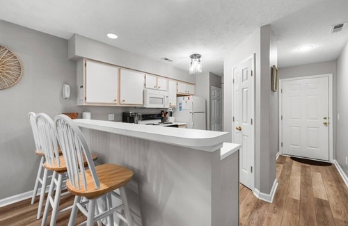 Pawleys Island Villa | 2 Bedroom Golfer's Getaway Sleeps 4